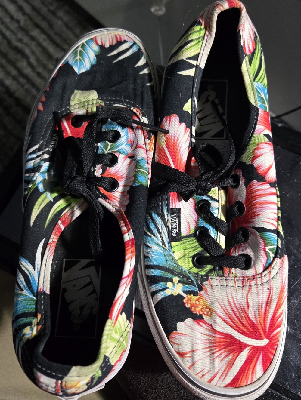 Vans Black Floral Canvas Low-Top Sneakers Womens 6.5